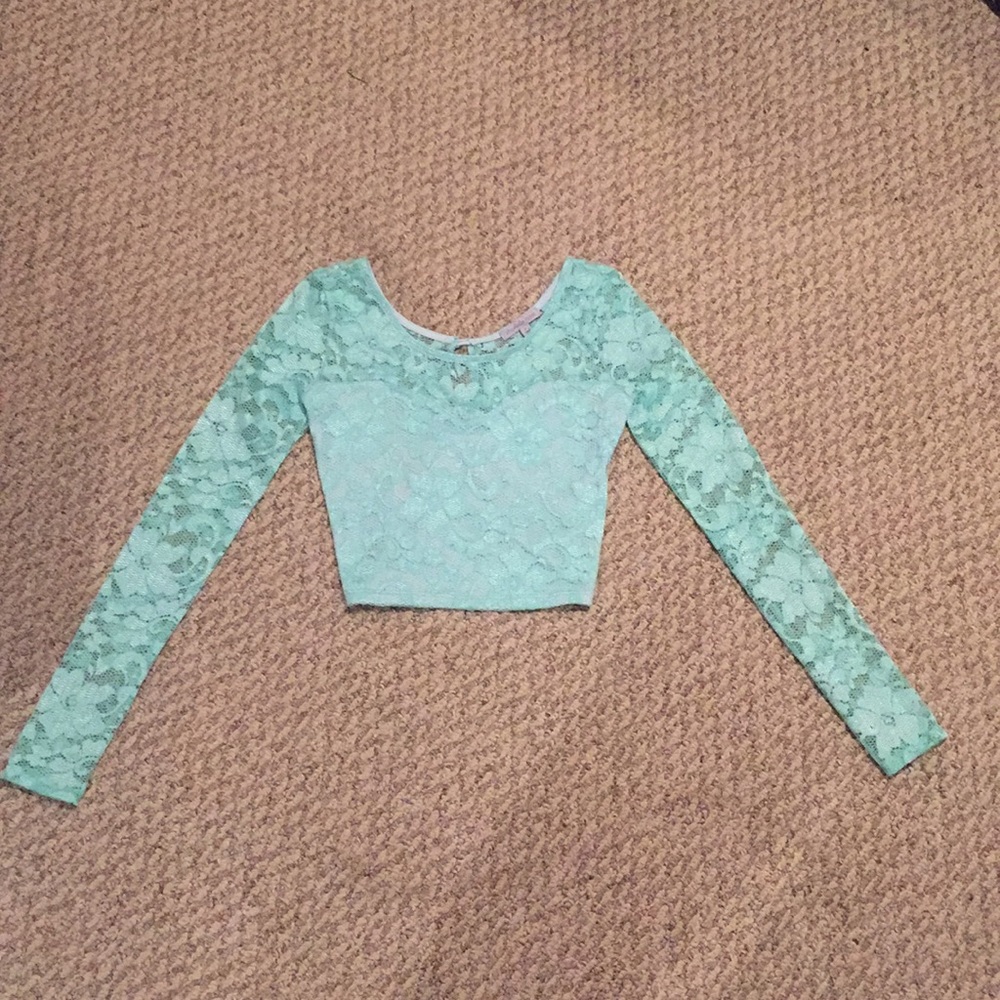 Lace long sleeve crop top